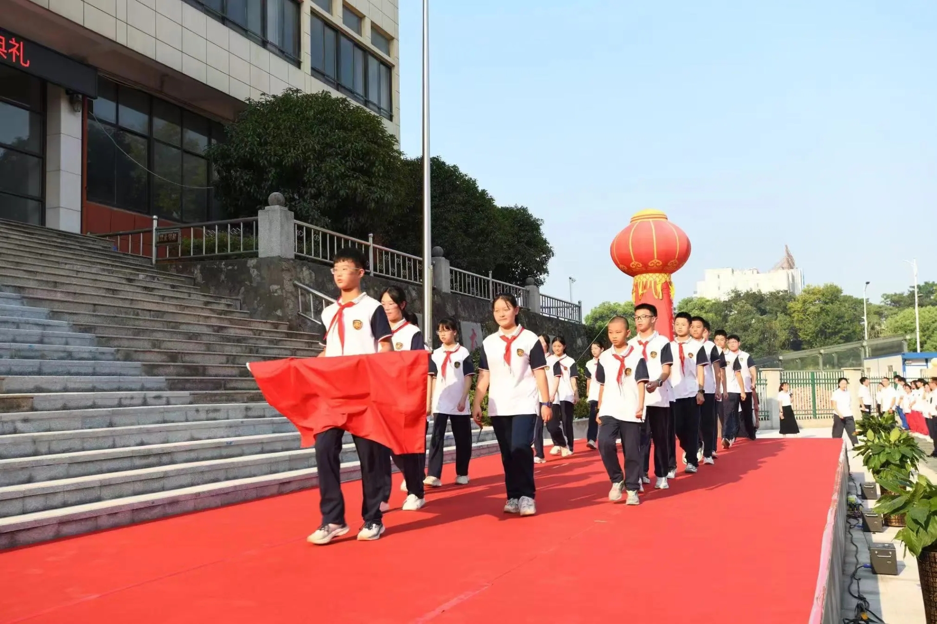 93d06f6ec209dd2541be22221a562e3.jpg